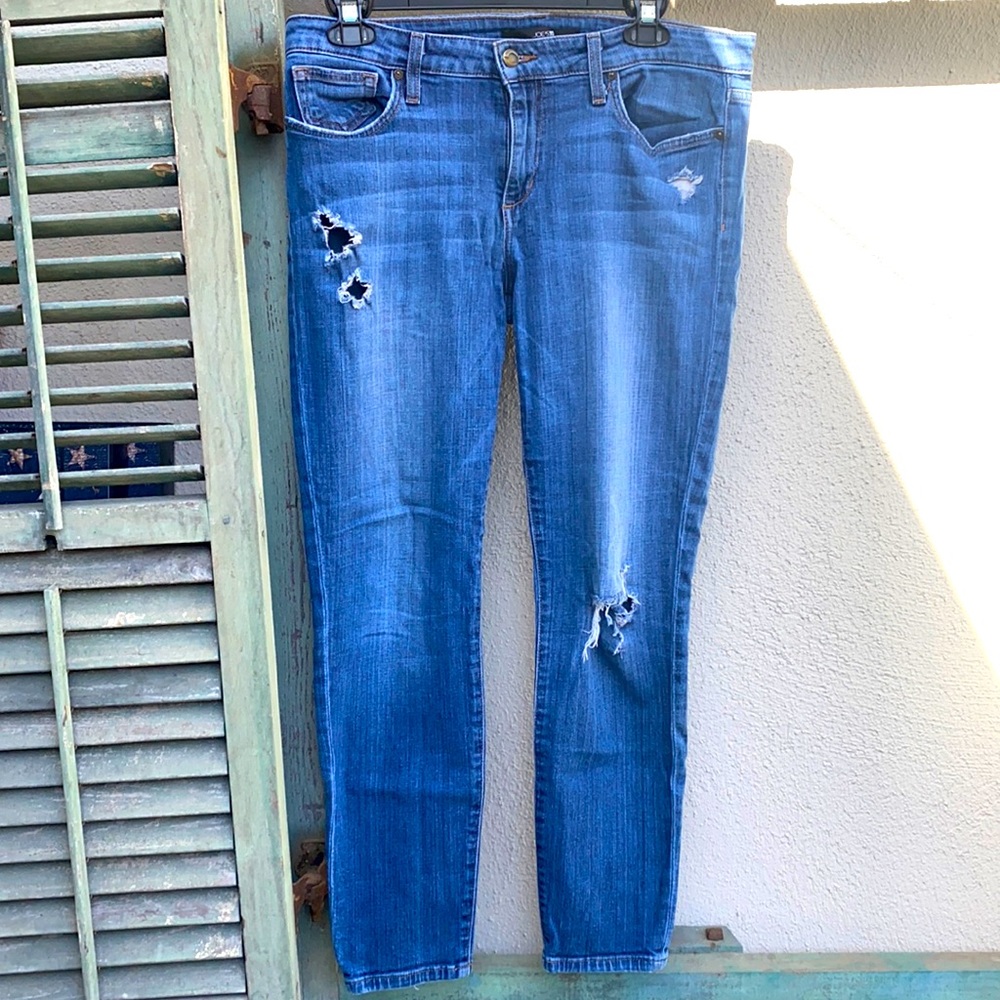 JOE’S JEANS Distressed Ankle Skinny Jean